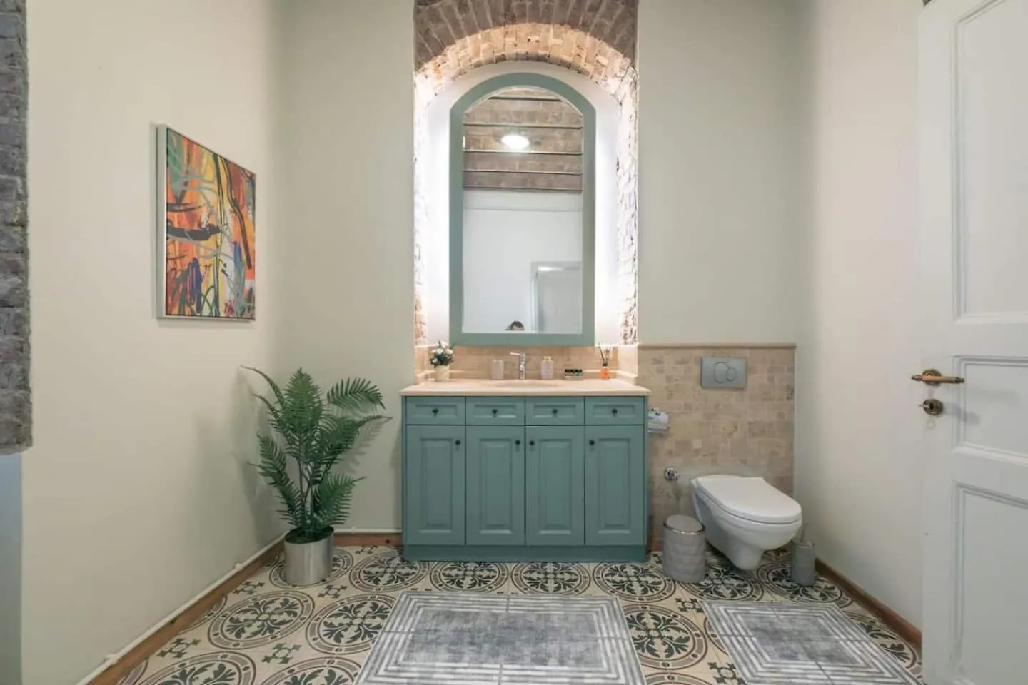 Spacious Rustic 2 Bedroom Few Steps From Galata Tower Istambul