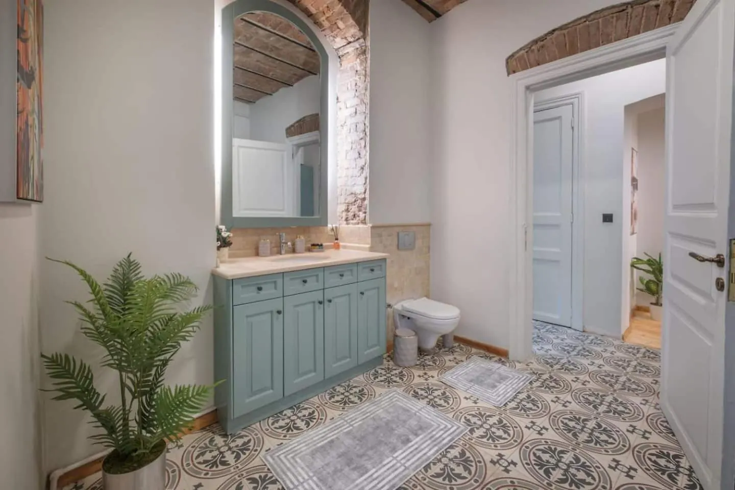 Spacious Rustic 2 Bedroom Few Steps From Galata Tower Istambul Turquie