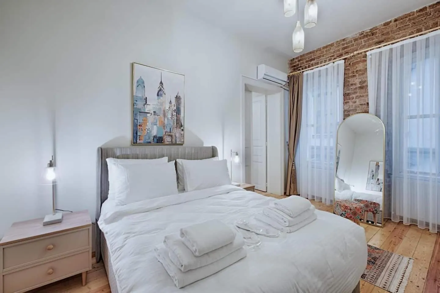 Spacious Rustic 2 Bedroom Few Steps From Galata Tower Istambul Appartement