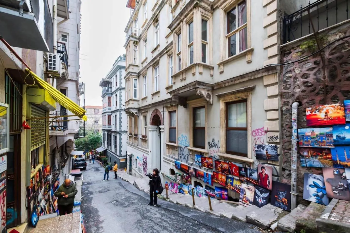 Spacious Rustic 2 Bedroom Few Steps From Galata Tower Istambul Appartement