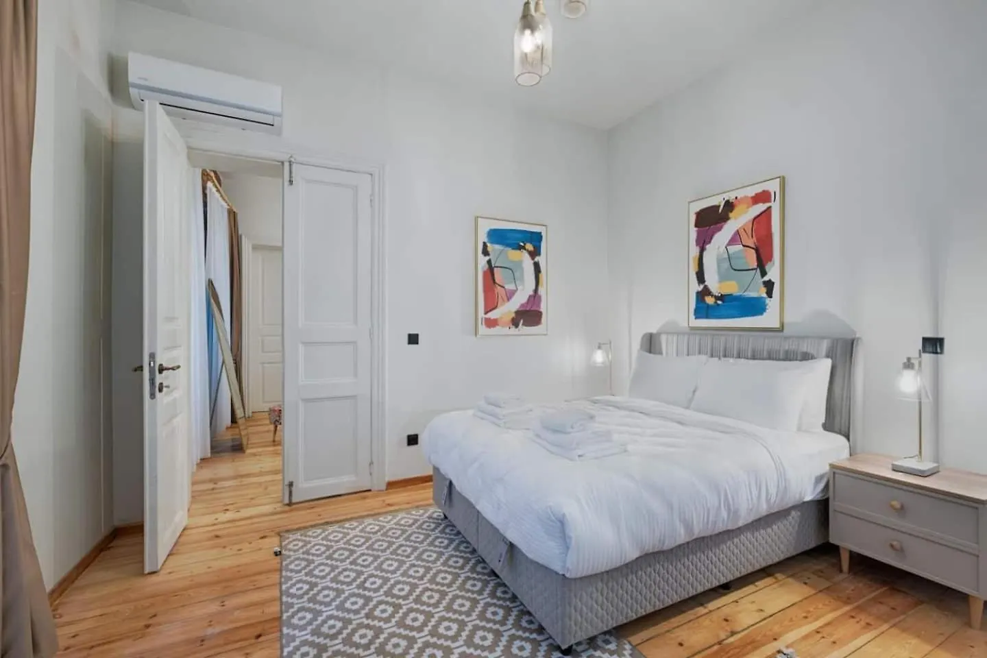 Spacious Rustic 2 Bedroom Few Steps From Galata Tower Istambul