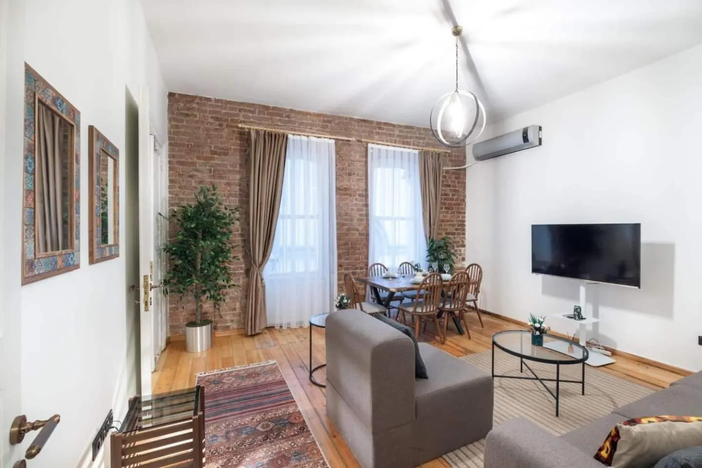 Spacious Rustic 2 Bedroom Few Steps From Galata Tower Istambul